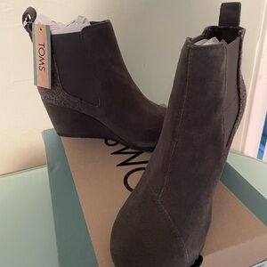 Toms Bailey Gunmetal Suede / Winter Woven Size 7 Women’s Boots